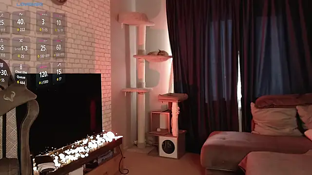 Snapshot of LeoPaulini chatting on 03.17.25 LeoPaulini online show from 03.17.25