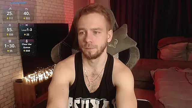 Snapshot of LeoPaulini chatting on 03.21.25 LeoPaulini online show from 03.21.25