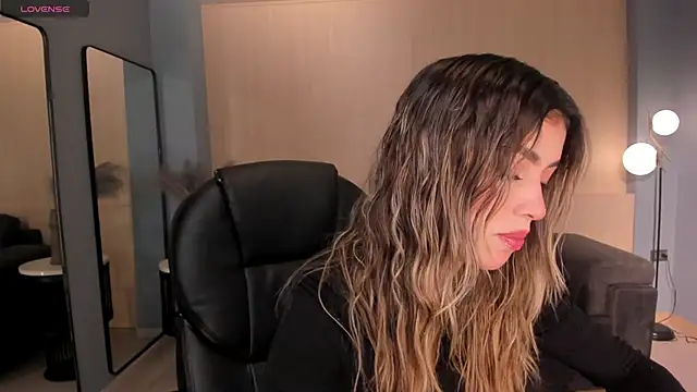 Snapshot of PaulinaSantos_ chatting on 03.13.25 PaulinaSantos  online show from 03.13.25