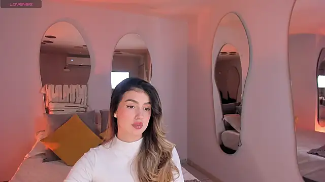 Snapshot of PaulinaSantos_ chatting on 09.10.25 PaulinaSantos  online show from 09.10.25