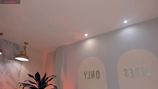 PaulinaSantos  online show from 04.21.26