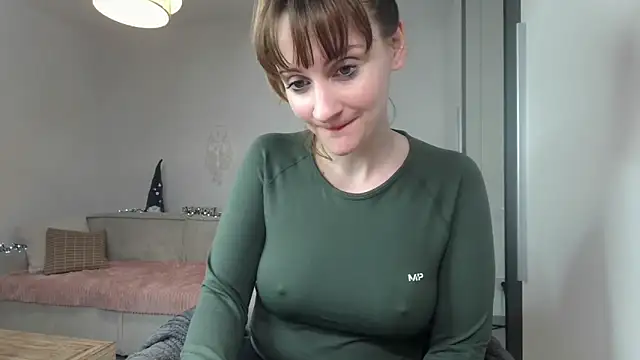 victoirenextdoor online show from 12.05.24