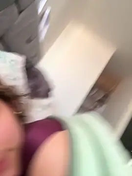 Snapshot of xia_foxxy chatting on 10.05.25 xia foxxy online show from 10.05.25