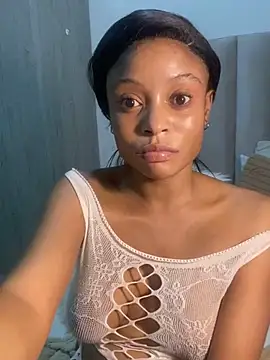 Snapshot of SexyDee025 chatting on 12.05.24 SexyDee025 online show from 12.05.24