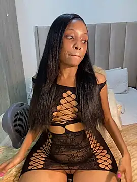 Snapshot of SexyDee025 chatting on 12.10.24 SexyDee025 online show from 12.10.24