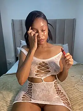 Snapshot of SexyDee025 chatting on 12.30.24 SexyDee025 online show from 12.30.24