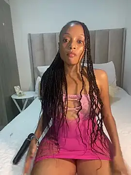 Snapshot of SexyDee025 chatting on 01.07.25 SexyDee025 online show from 01.07.25