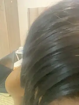 Snapshot of SexyDee025 chatting on 02.19.25 SexyDee025 online show from 02.19.25