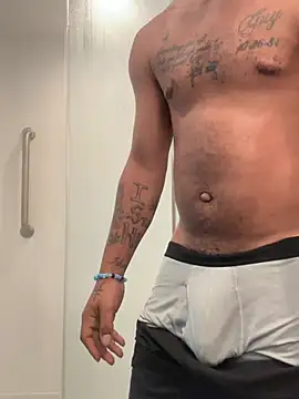 Snapshot of curvedicbandit6_2 chatting on 01.22.25 curvedicbandit6 2 online show from 01.22.25