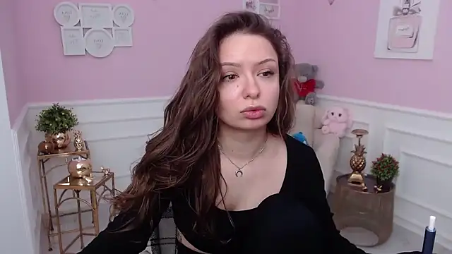 LucySkilar online show from 02.02.26