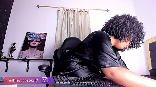 Snapshot of ashley_crotez chatting on 03.09.25 ashley crotez online show from 03.09.25
