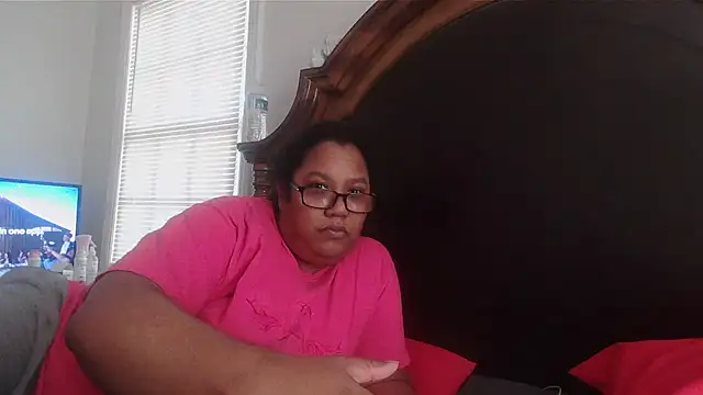 Snapshot of ebonyred chatting on 01.17.25 ebonyred online show from 01.17.25