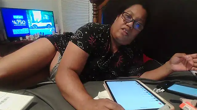 Snapshot of ebonyred chatting on 03.09.25 ebonyred online show from 03.09.25