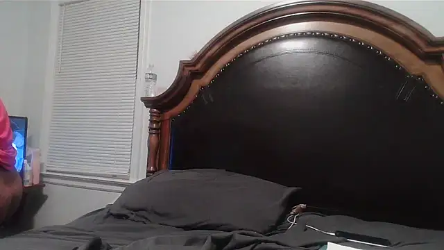 Snapshot of ebonyred chatting on 09.18.25 ebonyred online show from 09.18.25