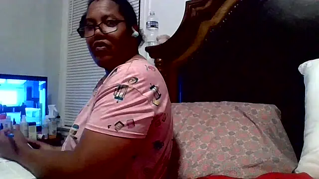 ebonyred online show from 04.13.26