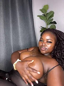 Honeycoco0211 online show from 10.05.25