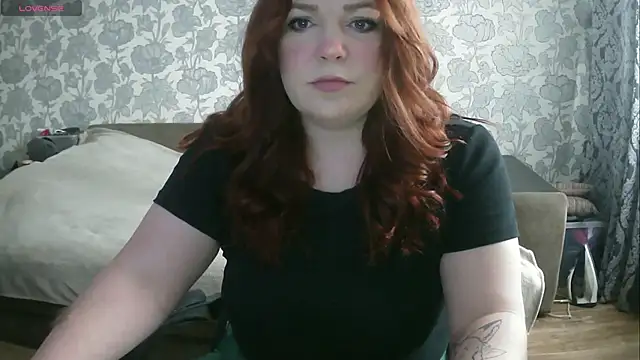 Snapshot of Sabrina_Poison chatting on 09.25.25 Sabrina Poison online show from 09.25.25