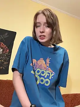 Crayzy Luv online show from 01.15.25