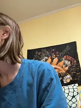 Crayzy Luv online show from 01.15.25