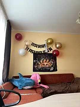 Crayzy Luv online show from 02.14.25