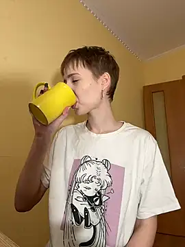 Crayzy Luv online show from 02.24.25