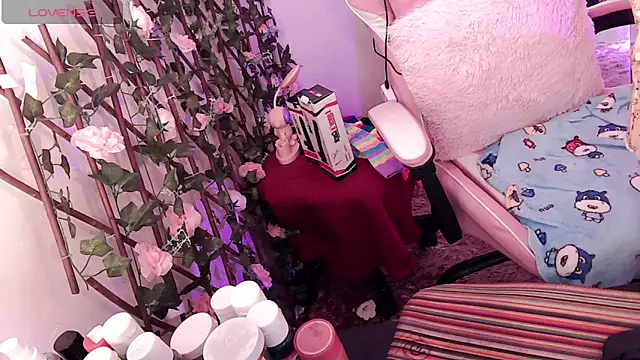 Snapshot of Magic-Smilee chatting on 12.14.24 Magic-Smilee online show from 12.14.24