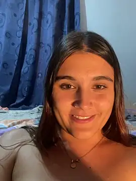 Snapshot of Magic-Smilee chatting on 12.17.24 Magic-Smilee online show from 12.17.24