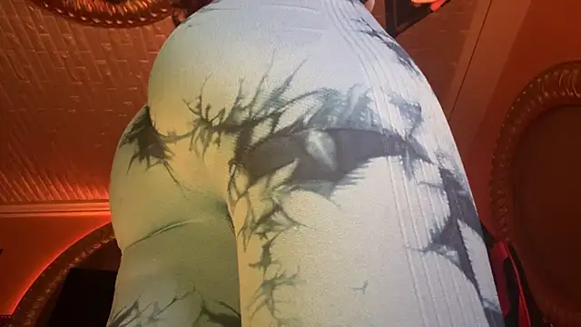 Snapshot of ORLA86 chatting on 03.08.25 ORLA86 online show from 03.08.25