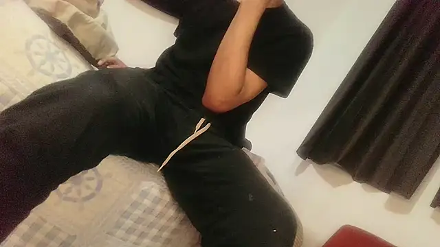 UncutToyBoy23cm online show from 11.11.25