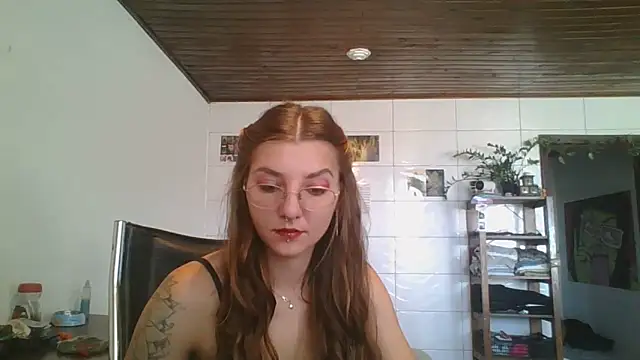 Snapshot of SweetyBabyDemon chatting on 04.18.26 SweetyBabyDemon online show from 04.18.26