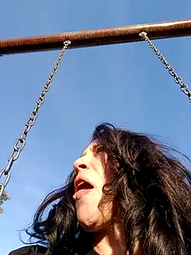 gorgeous11 online show from 02.18.25