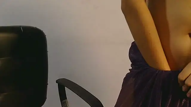 Snapshot of sexy_twisha chatting on 03.18.25 sexy twisha online show from 03.18.25