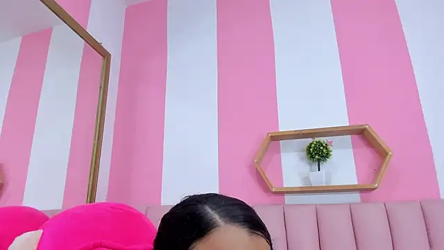 ISABELLA 020 online show from 11.28.25