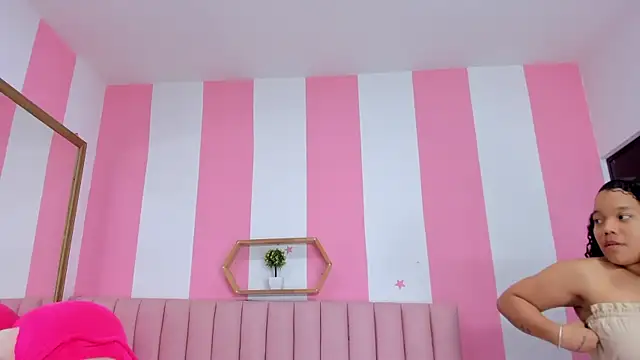 ISABELLA 020 online show from 04.15.26