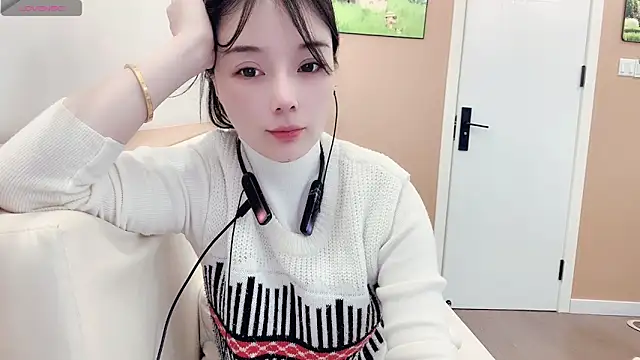 AKiKi711 online show from 02.08.26