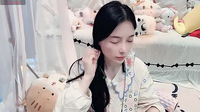AKiKi711 online show from 06.14.26