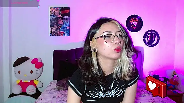 Snapshot of squirt_charlott chatting on 02.10.25 squirt charlott online show from 02.10.25