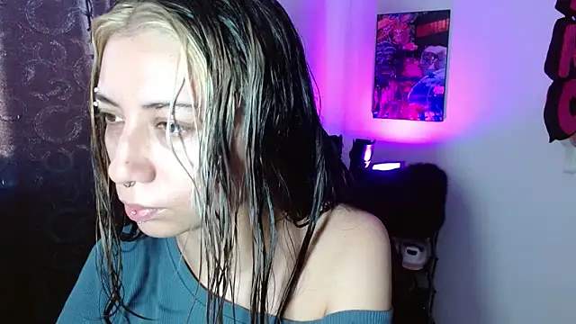 Snapshot of squirt_charlott chatting on 10.18.25 squirt charlott online show from 10.18.25