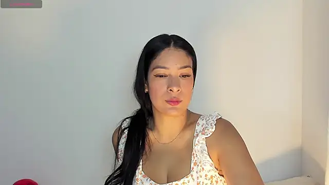 Snapshot of bella_hadid1_ chatting on 06.23.26 bella hadid1 online show from 06.23.26