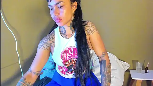 Snapshot of nathaliefox chatting on 02.14.26 nathaliefox online show from 02.14.26