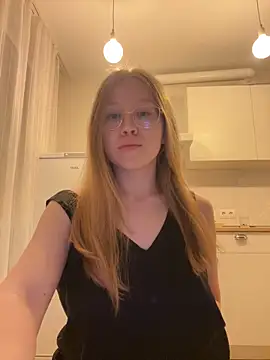 Eva Weyne online show from 09.19.25