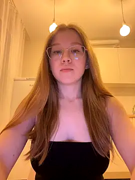 Eva Weyne online show from 10.31.25