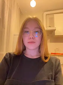 Eva Weyne online show from 11.04.25