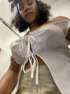 Snapshot of Brunettexio chatting on 12.08.24 Brunettexio online show from 12.08.24