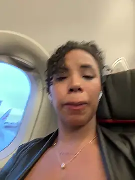 Snapshot of Brunettexio chatting on 03.14.25 Brunettexio online show from 03.14.25