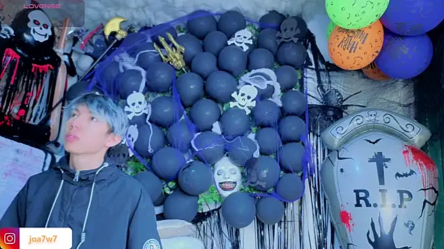 Levii Ackermann online show from 10.28.25