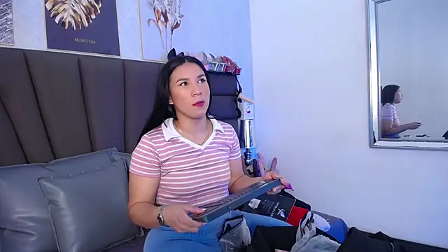 Sofi Perez  online show from 05.19.26