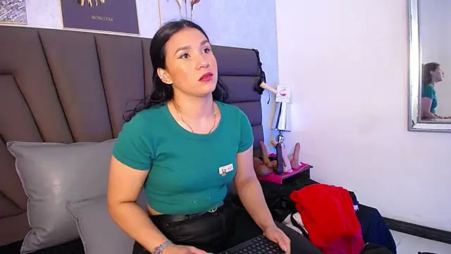 Sofi Perez  online show from 05.21.26