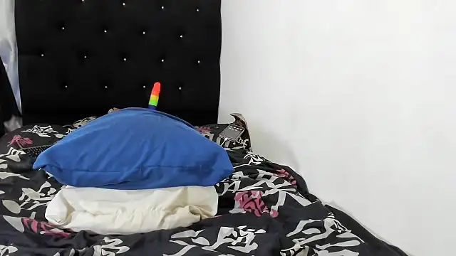 esmeraldastrong online show from 10.09.25