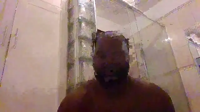 Snapshot of Bighood_T chatting on 06.18.26 Bighood T online show from 06.18.26